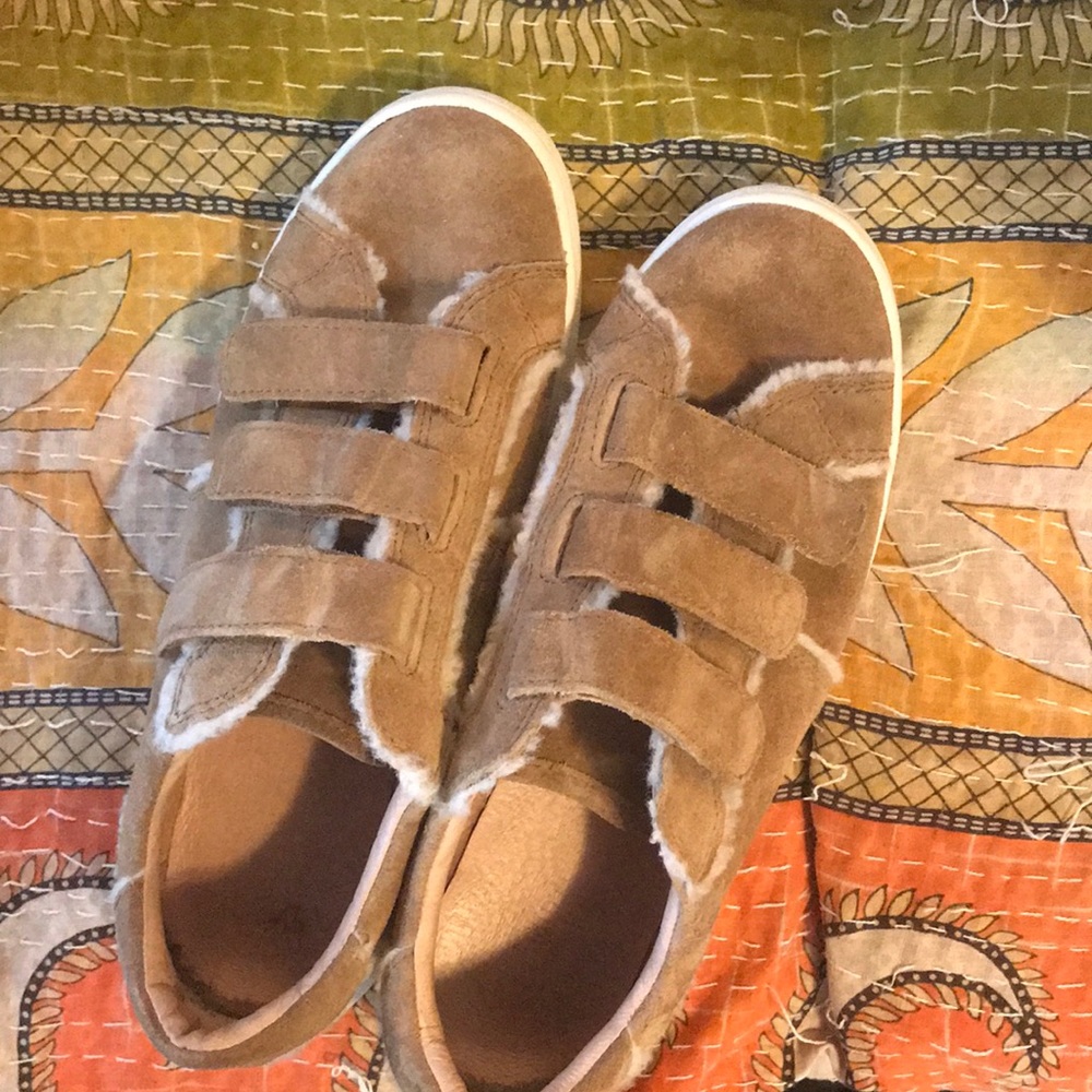 Size 9.5 Ugg sneakers worn a couple of times